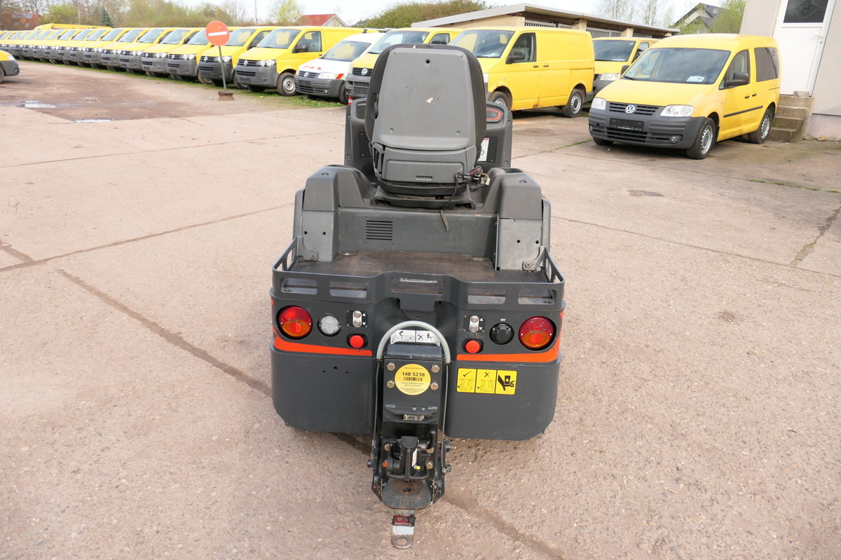 LINDE P 60 Z Schlepper 3-Rad - Vučno vozilo: slika 3 LINDE P 60 Z Schlepper 3-Rad - Vučno vozilo: slika 3