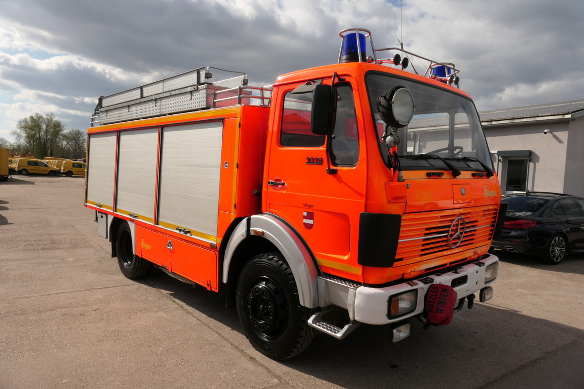 MERCEDES-BENZ 1019 AF Rüstwagen 4x4 TOP ZUSTAND - Vatrogasni kamion: slika 3 MERCEDES-BENZ 1019 AF Rüstwagen 4x4 TOP ZUSTAND - Vatrogasni kamion: slika 3