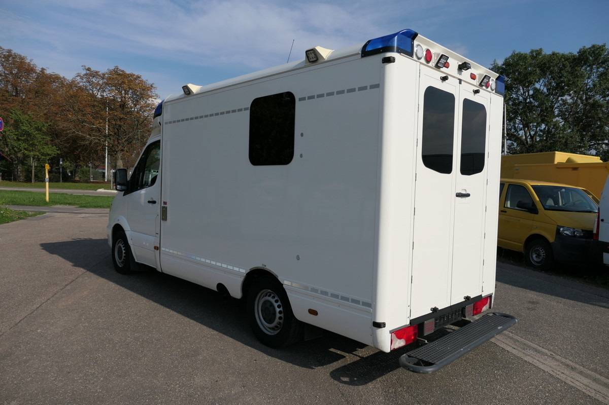MERCEDES-BENZ 319 Sprinter 6-Zylinder Rettungswagen Strobel - Vozilo hitne pomoći: slika 5 MERCEDES-BENZ 319 Sprinter 6-Zylinder Rettungswagen Strobel - Vozilo hitne pomoći: slika 5