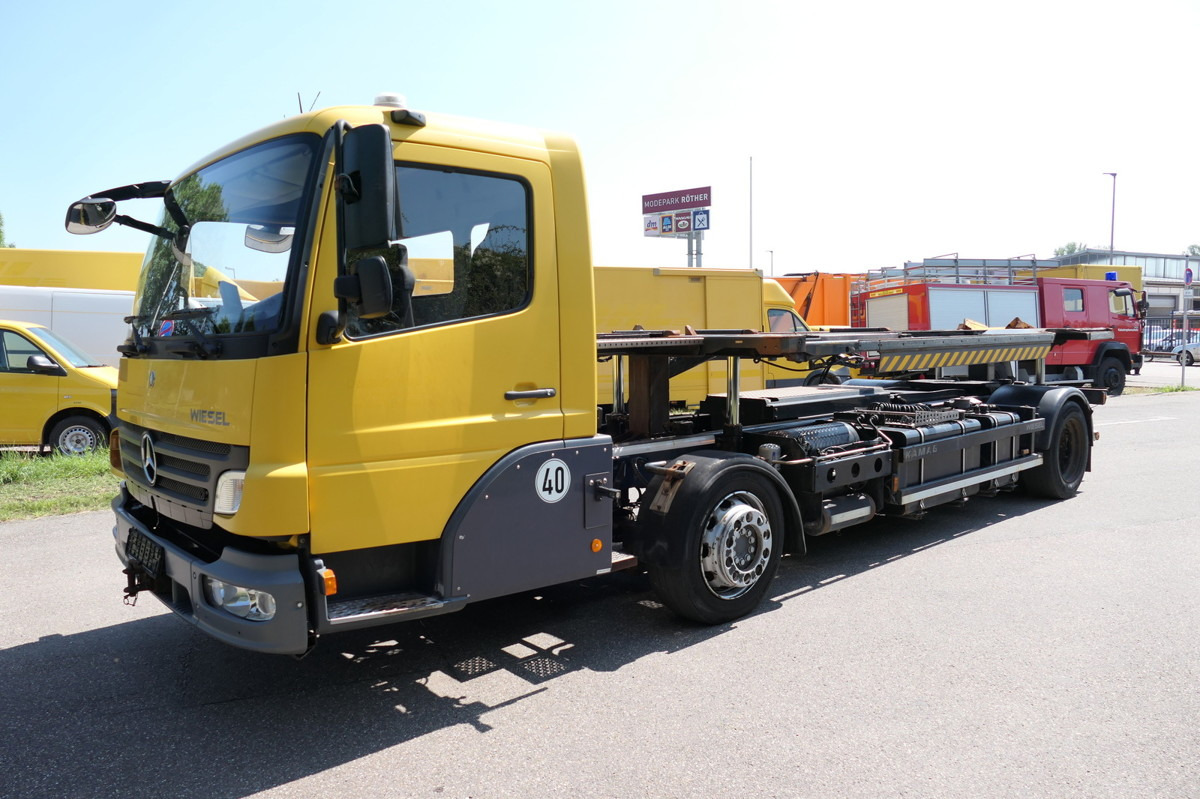 MERCEDES-BENZ KAMAG WBH 25 Wiesel Sattelkupplung Umsetzfahrz. - Kamion za prevoz kontejnera/ Kamion sa promenjivim sandukom: slika 3 MERCEDES-BENZ KAMAG WBH 25 Wiesel Sattelkupplung Umsetzfahrz. - Kamion za prevoz kontejnera/ Kamion sa promenjivim sandukom: slika 3