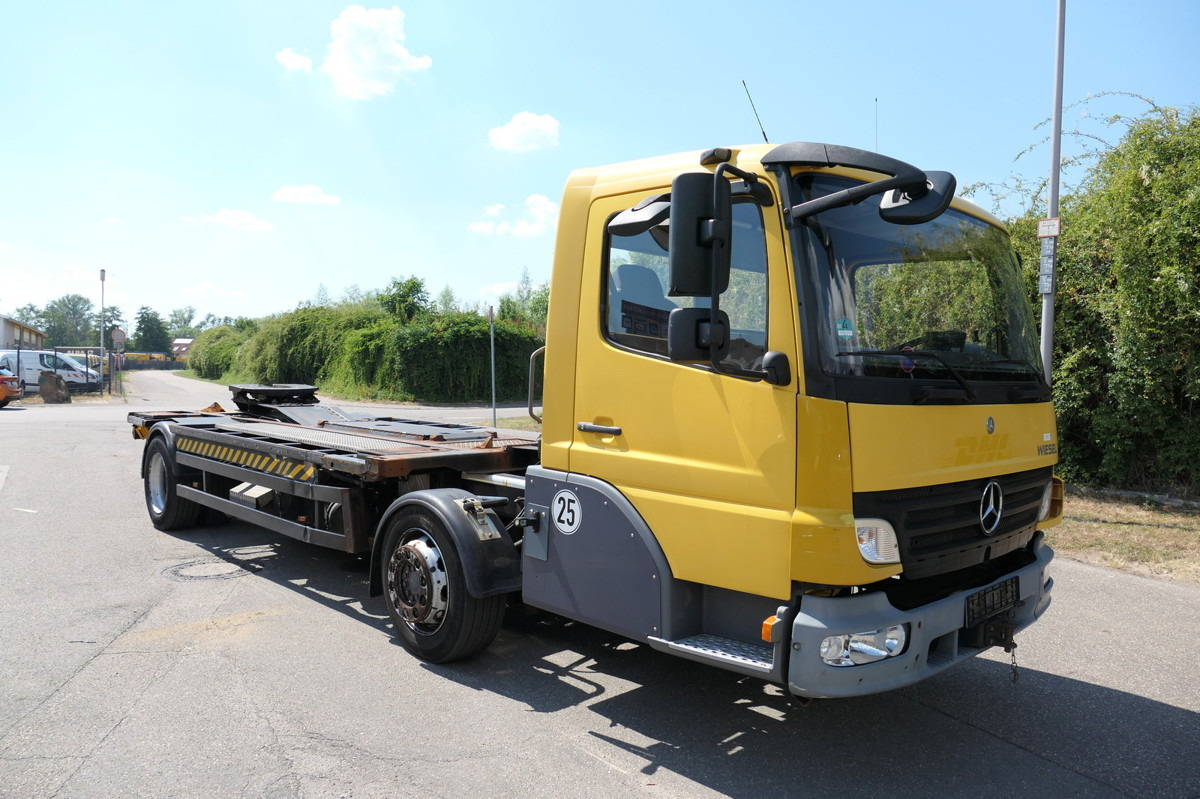 MERCEDES-BENZ KAMAG WBH 25 Wiesel Terberg Umsetzfahrz. Sattelk - Kamion za prevoz kontejnera/ Kamion sa promenjivim sandukom: slika 1 MERCEDES-BENZ KAMAG WBH 25 Wiesel Terberg Umsetzfahrz. Sattelk - Kamion za prevoz kontejnera/ Kamion sa promenjivim sandukom: slika 1
