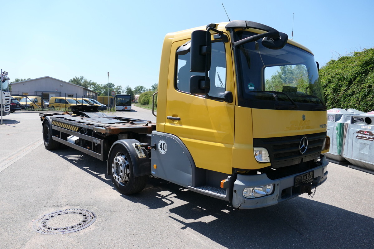 MERCEDES-BENZ KAMAG WBH 25 Wiesel Terberg Umsetzfahrz. Sattelk - Kamion za prevoz kontejnera/ Kamion sa promenjivim sandukom: slika 2 MERCEDES-BENZ KAMAG WBH 25 Wiesel Terberg Umsetzfahrz. Sattelk - Kamion za prevoz kontejnera/ Kamion sa promenjivim sandukom: slika 2