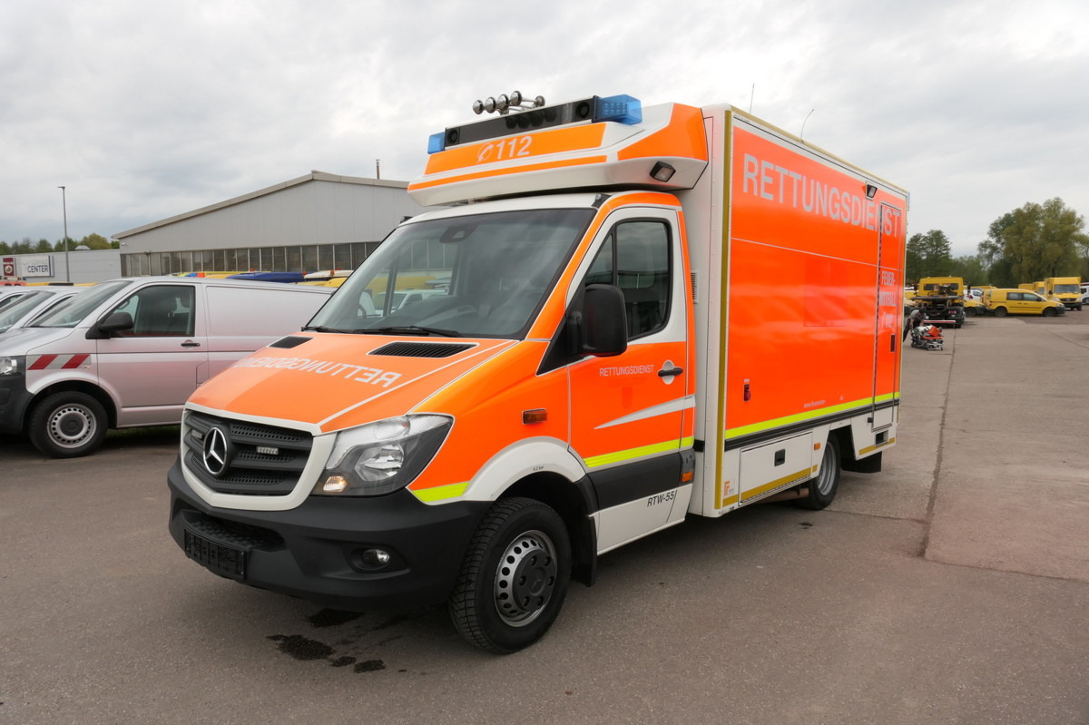 MERCEDES-BENZ Sprinter 519 CDI Klima Krankenwagen - Vozilo hitne pomoći: slika 2 MERCEDES-BENZ Sprinter 519 CDI Klima Krankenwagen - Vozilo hitne pomoći: slika 2