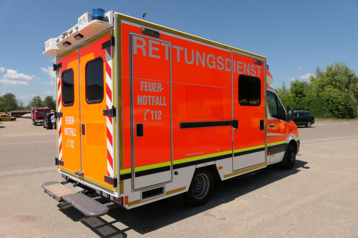 MERCEDES-BENZ Sprinter 519 CDI Klima Krankenwagen - Vozilo hitne pomoći: slika 3 MERCEDES-BENZ Sprinter 519 CDI Klima Krankenwagen - Vozilo hitne pomoći: slika 3