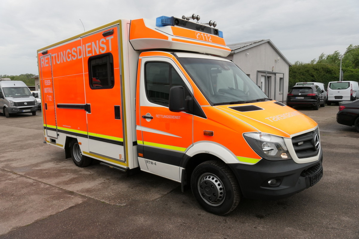 MERCEDES-BENZ Sprinter 519 CDI Klima Krankenwagen - Vozilo hitne pomoći: slika 2 MERCEDES-BENZ Sprinter 519 CDI Klima Krankenwagen - Vozilo hitne pomoći: slika 2