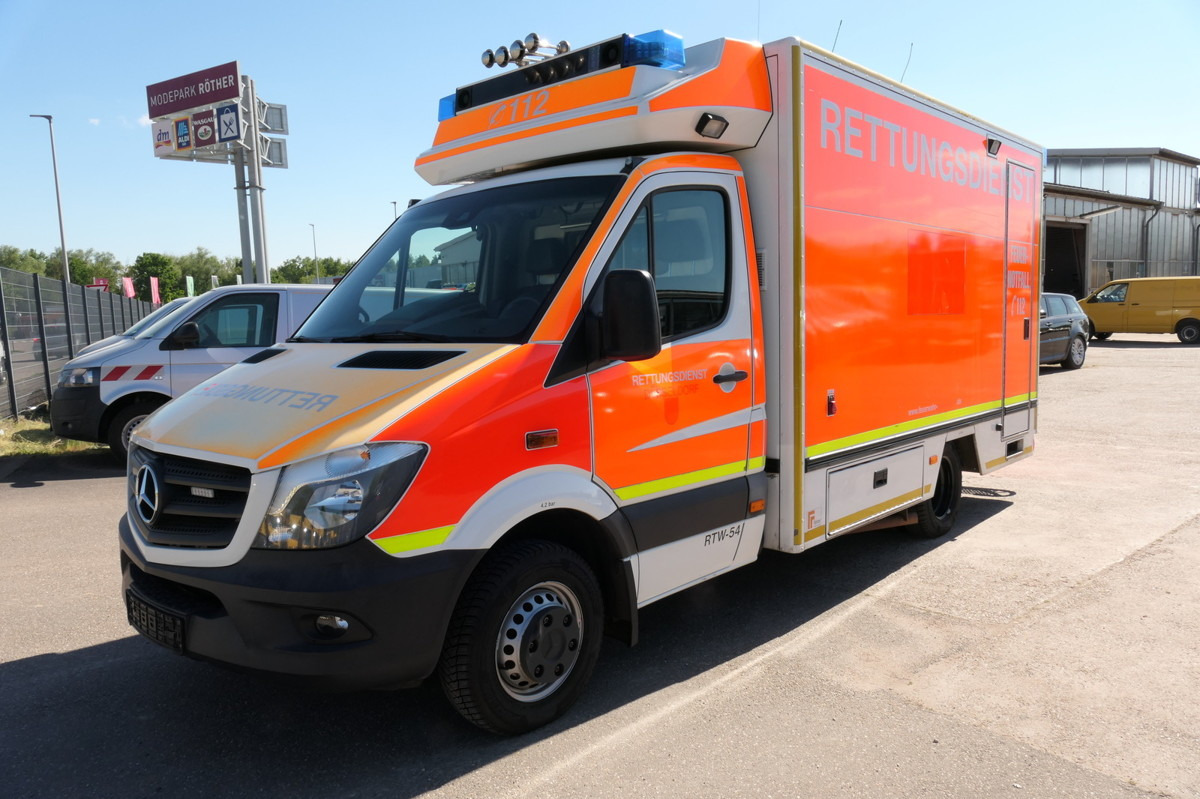 MERCEDES-BENZ Sprinter 519 CDI Klima Krankenwagen - Vozilo hitne pomoći: slika 1 MERCEDES-BENZ Sprinter 519 CDI Klima Krankenwagen - Vozilo hitne pomoći: slika 1