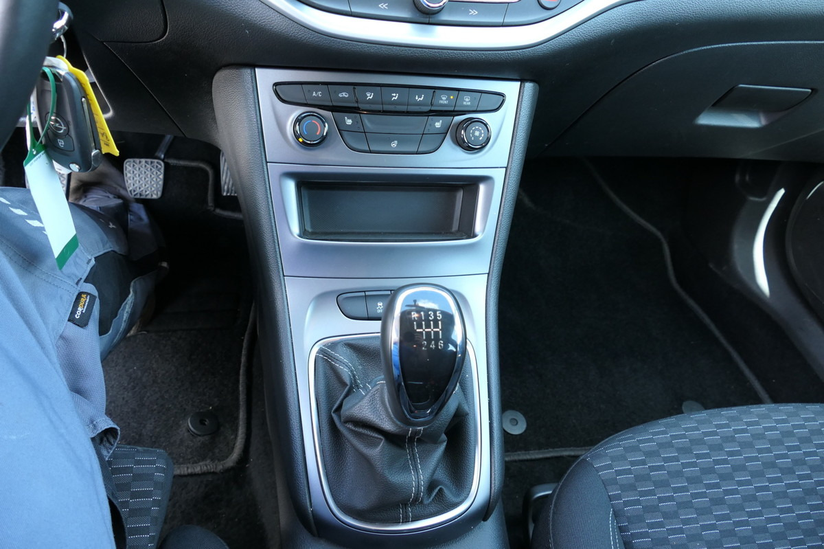 Lizing OPEL Astra K 1.4 Turbo CNG Edition Klima COC OPEL Astra K 1.4 Turbo CNG Edition Klima COC: slika 12 Lizing OPEL Astra K 1.4 Turbo CNG Edition Klima COC OPEL Astra K 1.4 Turbo CNG Edition Klima COC: slika 12