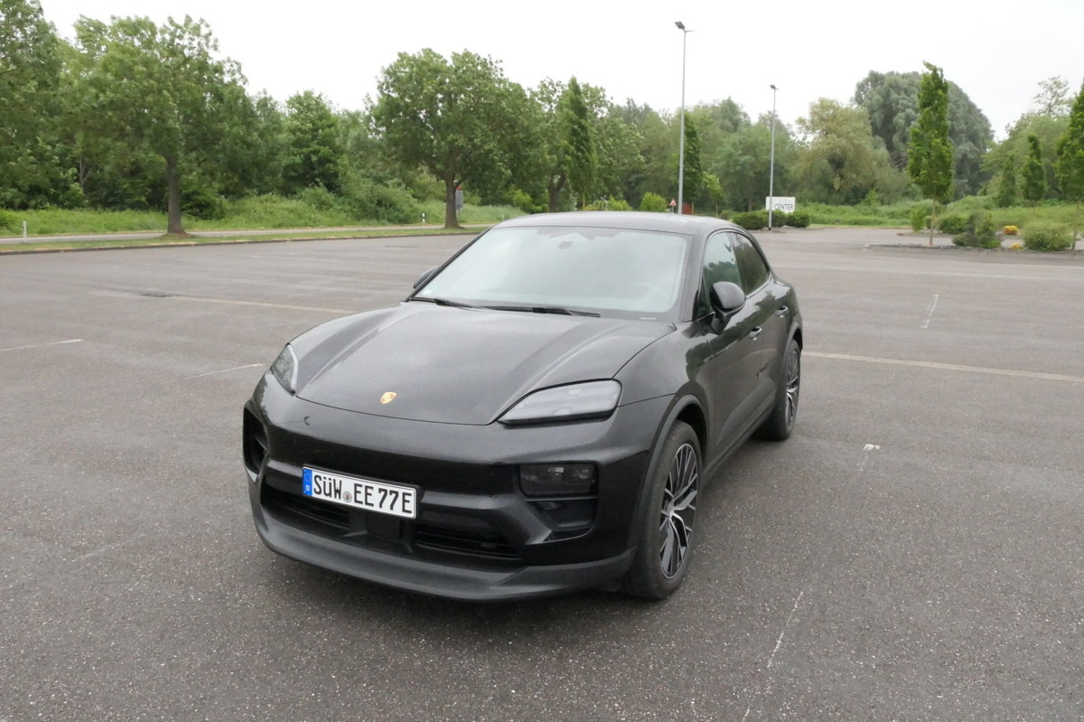 PORSCHE Macan 4 Electric - Bose Soundsystem Kombilimousi - SUV: slika 1 PORSCHE Macan 4 Electric - Bose Soundsystem Kombilimousi - SUV: slika 1