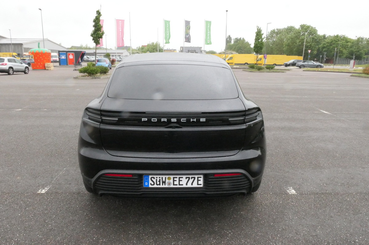 PORSCHE Macan 4 Electric - Bose Soundsystem Kombilimousi - SUV: slika 4 PORSCHE Macan 4 Electric - Bose Soundsystem Kombilimousi - SUV: slika 4