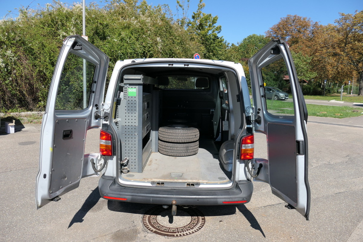 VW T5 Transporter 2.0 TDI 4Motion Flügeltür Klima A - Mali kombi: slika 1 VW T5 Transporter 2.0 TDI 4Motion Flügeltür Klima A - Mali kombi: slika 1