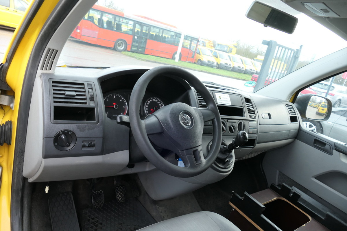Interior photo 2:  Lizing VW T5 Transporter 2.0 TDI PARKTRONIK EURO-5 2xSCHIE VW T5 Transporter 2.0 TDI PARKTRONIK EURO-5 2xSCHIE