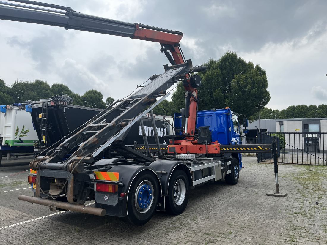 DAF CF 85.360 6x2 NCH cable system - Palfinger PK 18002 - Kamion za prevoz kontejnera/ Kamion sa promenjivim sandukom, Kamion sa dizalicom: slika 2 DAF CF 85.360 6x2 NCH cable system - Palfinger PK 18002 - Kamion za prevoz kontejnera/ Kamion sa promenjivim sandukom, Kamion sa dizalicom: slika 2