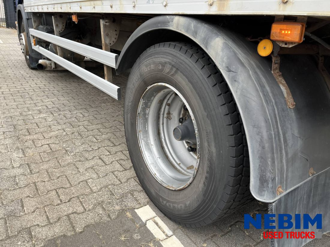 Kamion sa zatvorenim sandukom Scania P270 343.938km - 3 front seats: slika 17