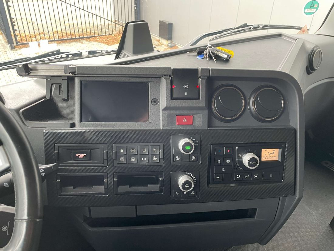 Renault T HIGH 520 4x2 new tacho - Parking Airco - Tegljač: slika 4 Renault T HIGH 520 4x2 new tacho - Parking Airco - Tegljač: slika 4