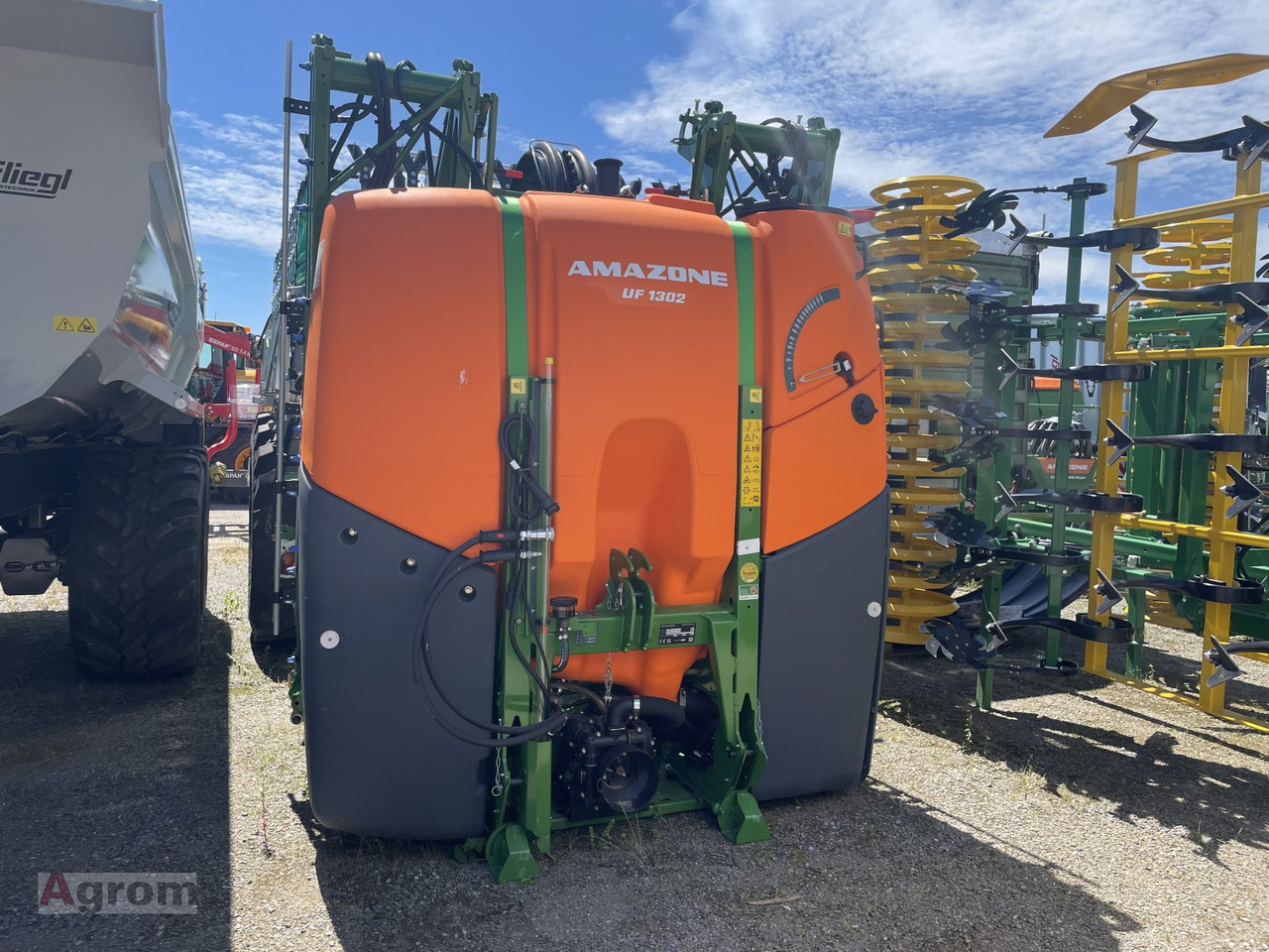 Amazone UF 1302 - Prskalica montirana na traktor: slika 2 Amazone UF 1302 - Prskalica montirana na traktor: slika 2