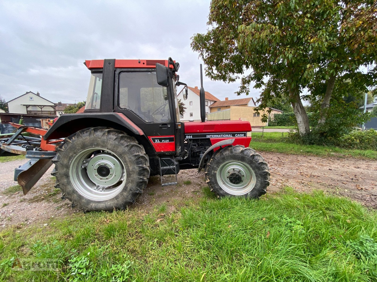 Case IH 844 A - Traktor: slika 1 Case IH 844 A - Traktor: slika 1
