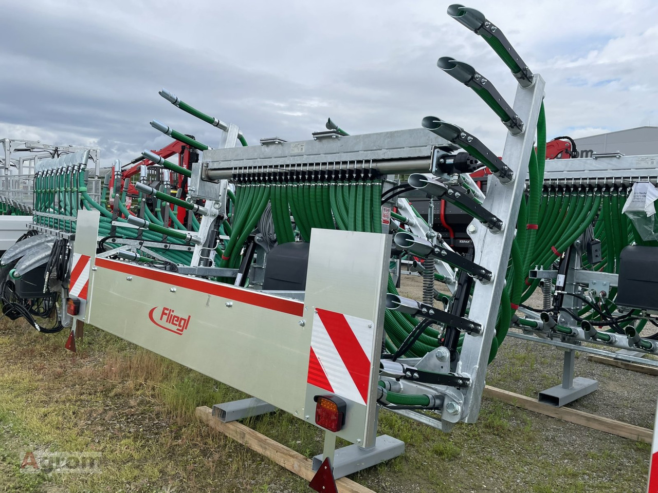 Fliegl Schleppschuhverteiler Compact 6,0 m - Deponator gnojnice: slika 5 Fliegl Schleppschuhverteiler Compact 6,0 m - Deponator gnojnice: slika 5