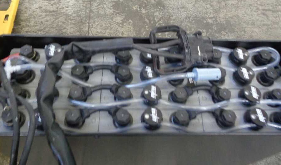 OM TL 18 AC (BATTERIA 2019) - Kolica za palete: slika 3 OM TL 18 AC (BATTERIA 2019) - Kolica za palete: slika 3