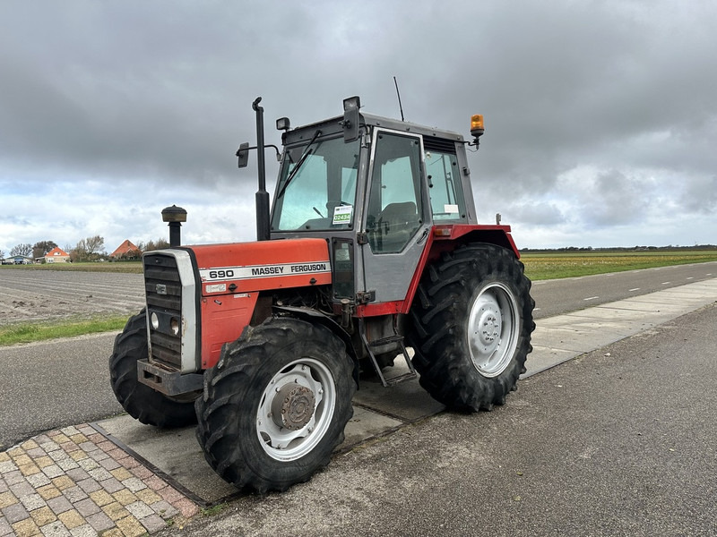 Massey Ferguson 690 - Traktor: slika 1 Massey Ferguson 690 - Traktor: slika 1