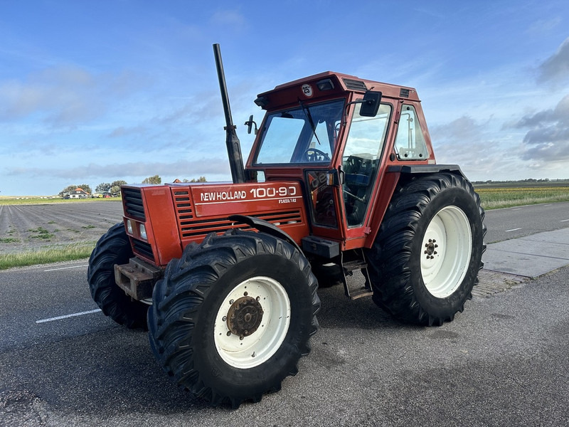 New Holland 100-90 DT - Traktor: slika 1 New Holland 100-90 DT - Traktor: slika 1