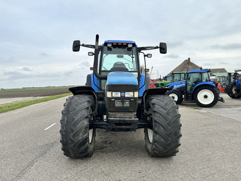 New Holland TM 135 - Traktor: slika 2 New Holland TM 135 - Traktor: slika 2