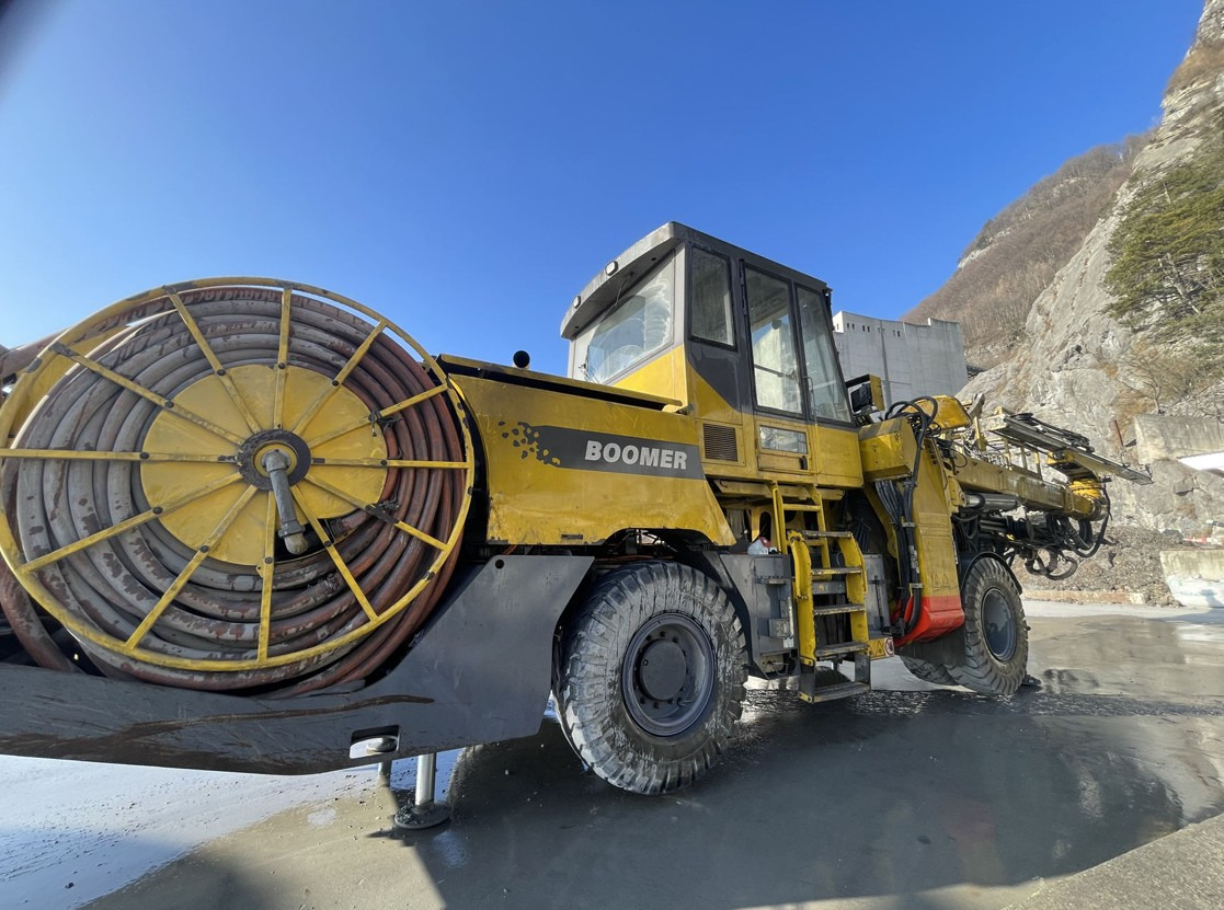 Atlas Copco XE3C - Veliki kamon za bušenje: slika 4 Atlas Copco XE3C - Veliki kamon za bušenje: slika 4