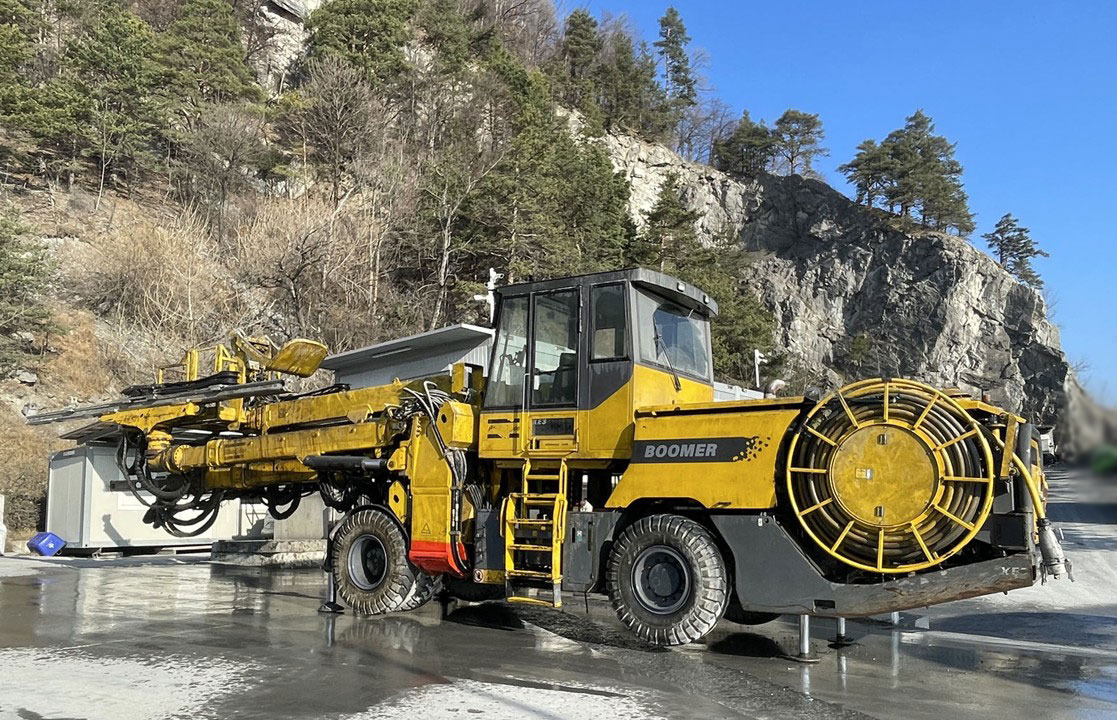 Atlas Copco XE3C - Veliki kamon za bušenje: slika 2 Atlas Copco XE3C - Veliki kamon za bušenje: slika 2
