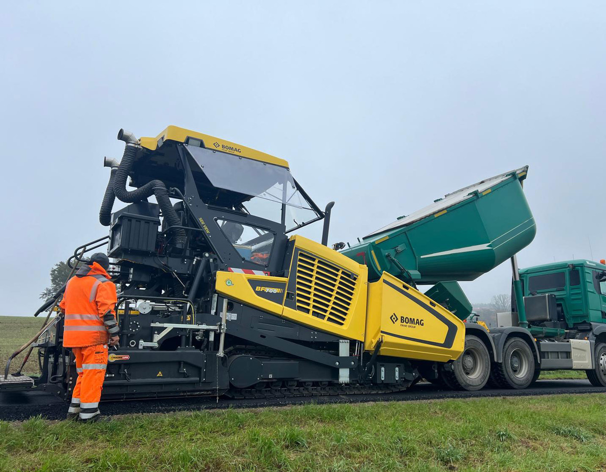 Bomag BF 700 C-3 - Asfaltni finišer: slika 1 Bomag BF 700 C-3 - Asfaltni finišer: slika 1