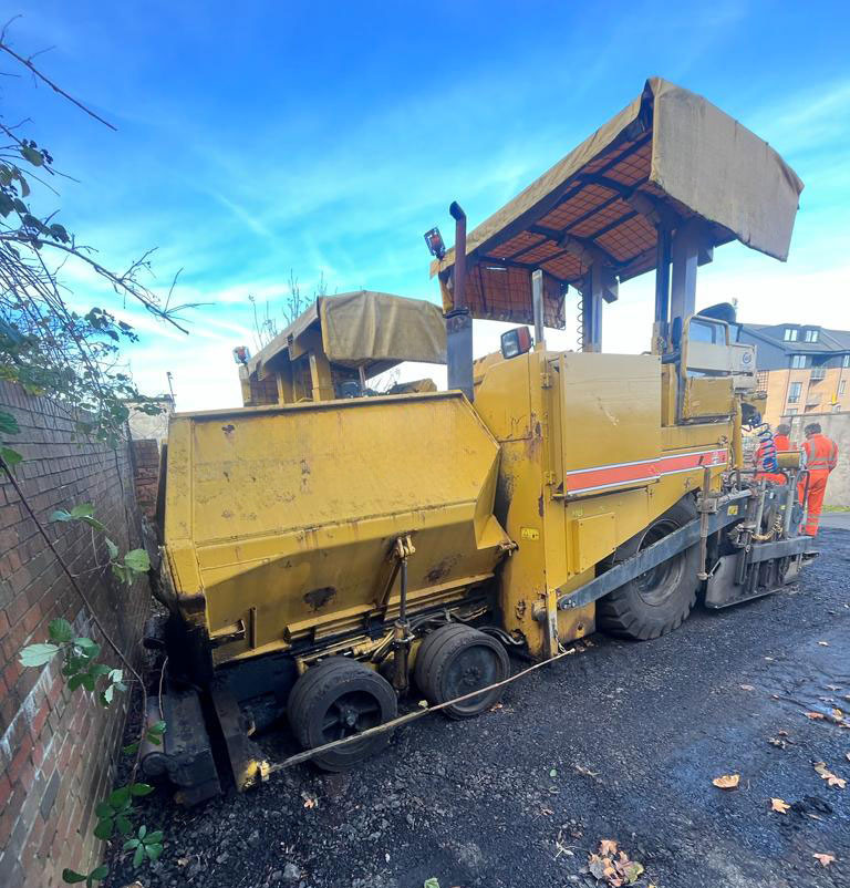 Caterpillar AP600 - Asfaltni finišer: slika 1 Caterpillar AP600 - Asfaltni finišer: slika 1