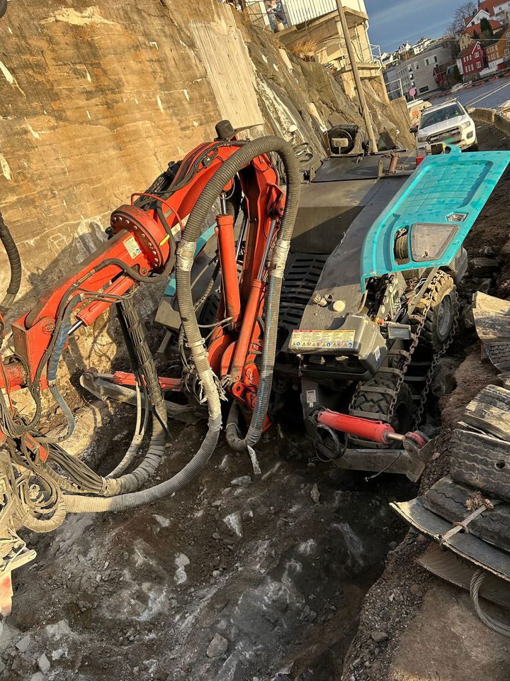 Sandvik Commando DC300Ri - Veliki kamon za bušenje: slika 4 Sandvik Commando DC300Ri - Veliki kamon za bušenje: slika 4