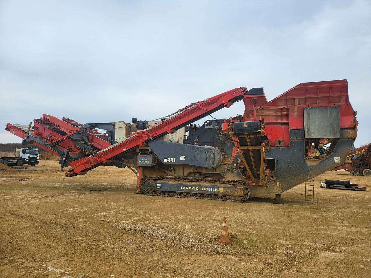 Sandvik QI441 HSSD - Udarna drobilica: slika 1 Sandvik QI441 HSSD - Udarna drobilica: slika 1