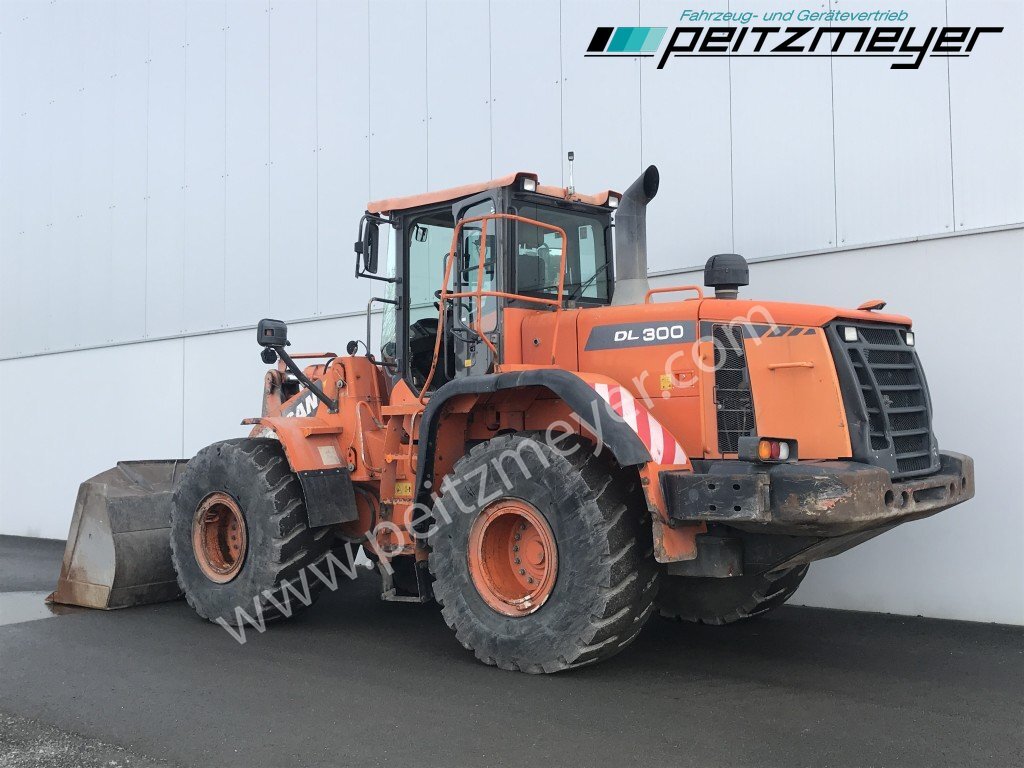Doosan Radlader DL 300-3 - Utovarivač točkaš: slika 4 Doosan Radlader DL 300-3 - Utovarivač točkaš: slika 4