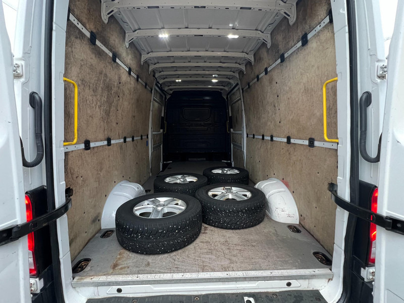 Volkswagen Crafter 4MOTION - Furgon: slika 4 Volkswagen Crafter 4MOTION - Furgon: slika 4