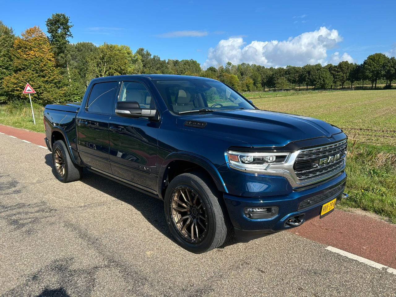 Dodge Ram Pick Up 1500 5.7 V8 4x4 Creb Cab Limeted Hemi Etorque - Pikap: slika 1 Dodge Ram Pick Up 1500 5.7 V8 4x4 Creb Cab Limeted Hemi Etorque - Pikap: slika 1