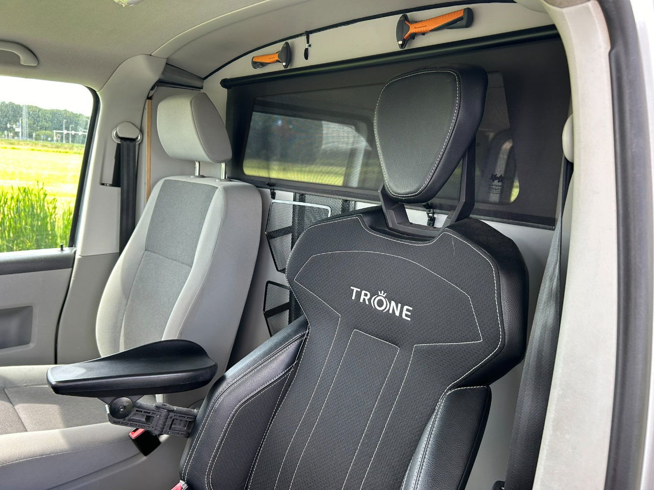 Volkswagen Transporter 2.0 TDI Bleumotion Technology L1 H1 114 PK apk 14-12-2026 Airco - Mali kombi: slika 5 Volkswagen Transporter 2.0 TDI Bleumotion Technology L1 H1 114 PK apk 14-12-2026 Airco - Mali kombi: slika 5