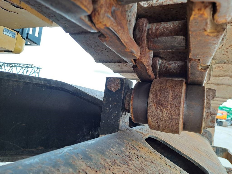 Bager guseničar Cat 320 NG: slika 18