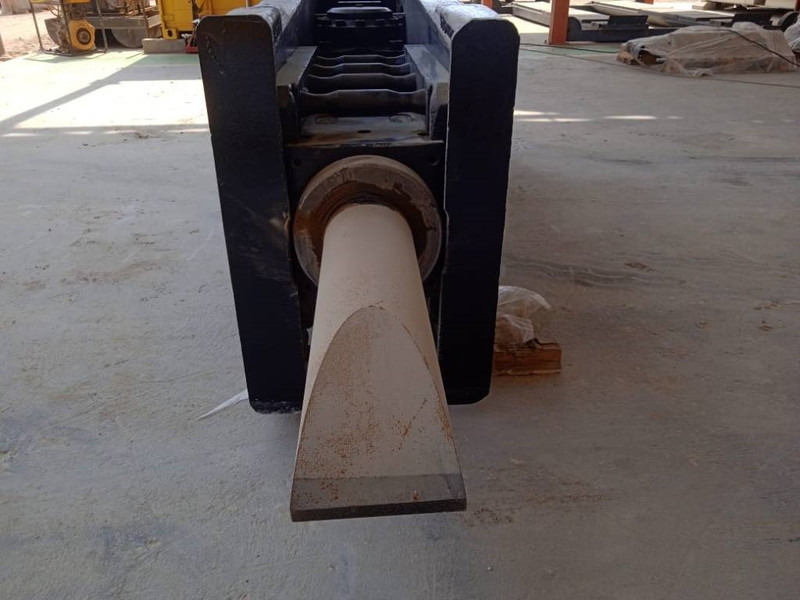 Cat H180GC Hammer (2 pcs available in Abu Dhabi) - Hidraulični čekić za Građevinska mašina: slika 4 Cat H180GC Hammer (2 pcs available in Abu Dhabi) - Hidraulični čekić za Građevinska mašina: slika 4