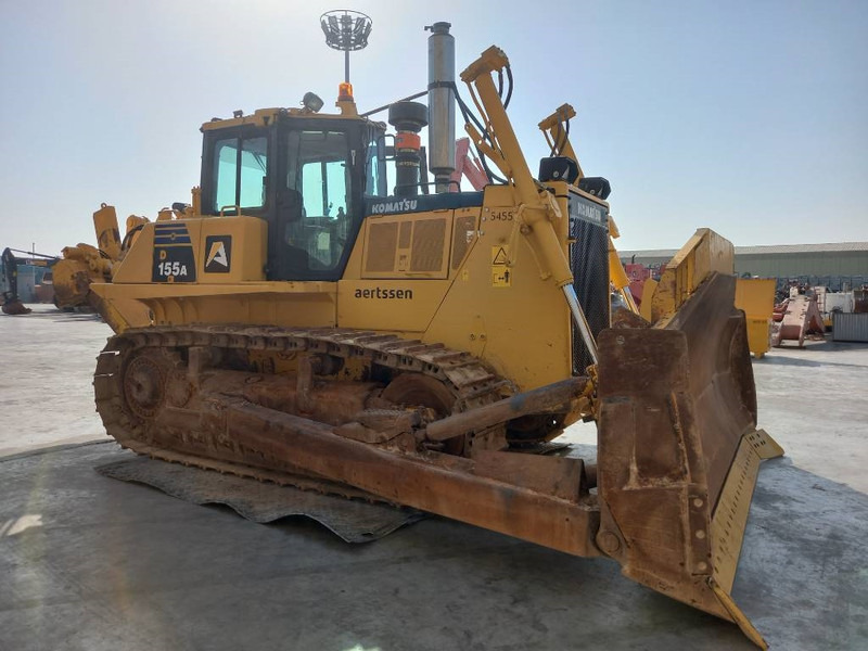 Buldožer Komatsu D155A-6R (4 Pcs available in Abu Dhabi): slika 7 Buldožer Komatsu D155A-6R (4 Pcs available in Abu Dhabi): slika 7