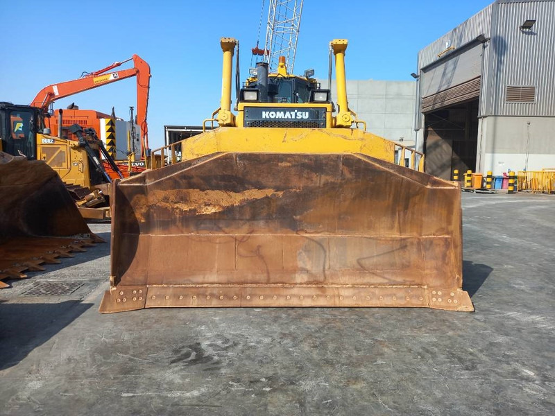 Buldožer Komatsu D155A-6R (4 Pcs available in Abu Dhabi): slika 10 Buldožer Komatsu D155A-6R (4 Pcs available in Abu Dhabi): slika 10