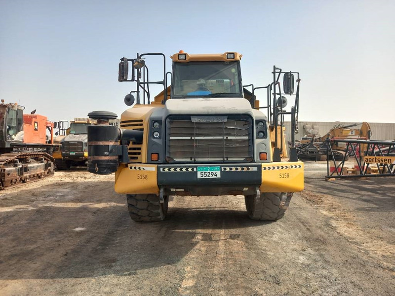 Komatsu HM400-3R (4 pcs available in Abu Dhabi) - Zglobni kiper: slika 5 Komatsu HM400-3R (4 pcs available in Abu Dhabi) - Zglobni kiper: slika 5