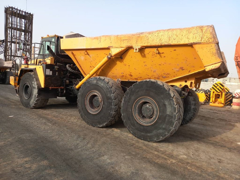 Komatsu HM400-3R (4 pcs available in Abu Dhabi) - Zglobni kiper: slika 2 Komatsu HM400-3R (4 pcs available in Abu Dhabi) - Zglobni kiper: slika 2