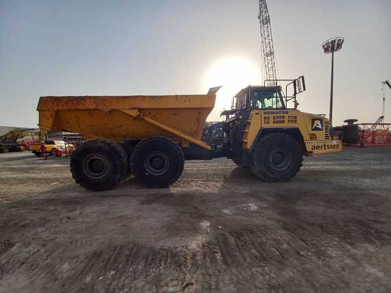 Komatsu HM400-3R (4 pcs available in Abu Dhabi) - Zglobni kiper: slika 4 Komatsu HM400-3R (4 pcs available in Abu Dhabi) - Zglobni kiper: slika 4