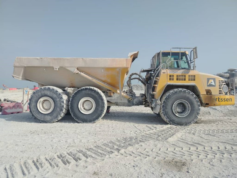 Komatsu HM400-3R (4 pieces available in Abu Dhabi) - Zglobni kiper: slika 2 Komatsu HM400-3R (4 pieces available in Abu Dhabi) - Zglobni kiper: slika 2
