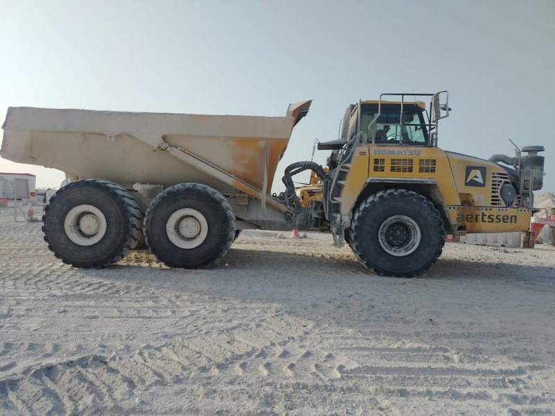 Komatsu HM400-3R (4 pieces available in Abu Dhabi) - Zglobni kiper: slika 2 Komatsu HM400-3R (4 pieces available in Abu Dhabi) - Zglobni kiper: slika 2