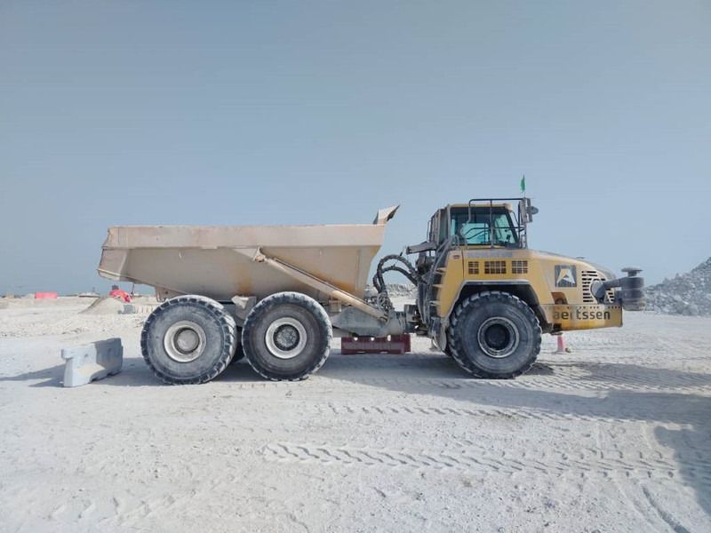 Komatsu HM400-3R (4 pieces available in Abu Dhabi) - Zglobni kiper: slika 2 Komatsu HM400-3R (4 pieces available in Abu Dhabi) - Zglobni kiper: slika 2