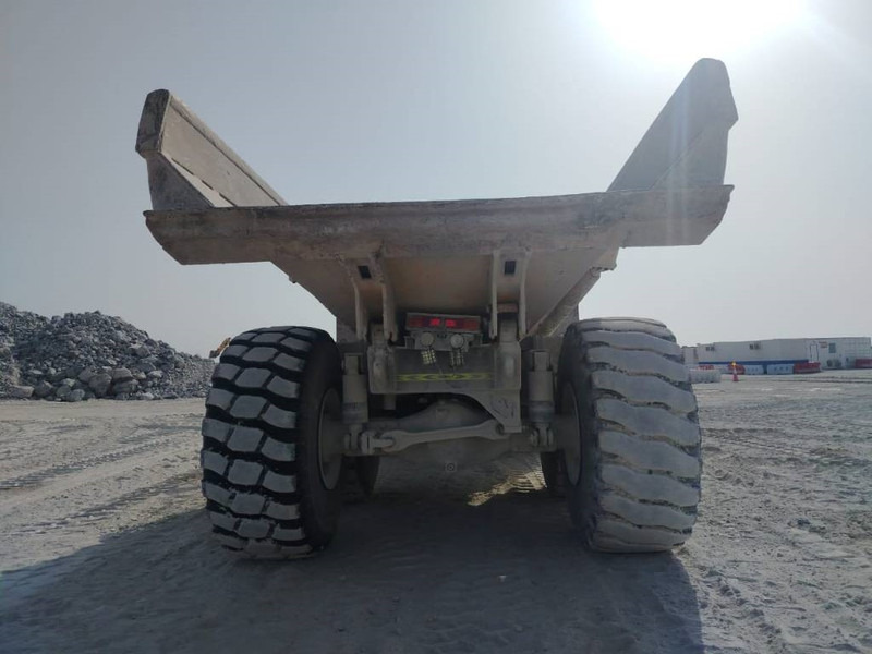 Komatsu HM400-3R (4 pieces available in Abu Dhabi) - Zglobni kiper: slika 5 Komatsu HM400-3R (4 pieces available in Abu Dhabi) - Zglobni kiper: slika 5