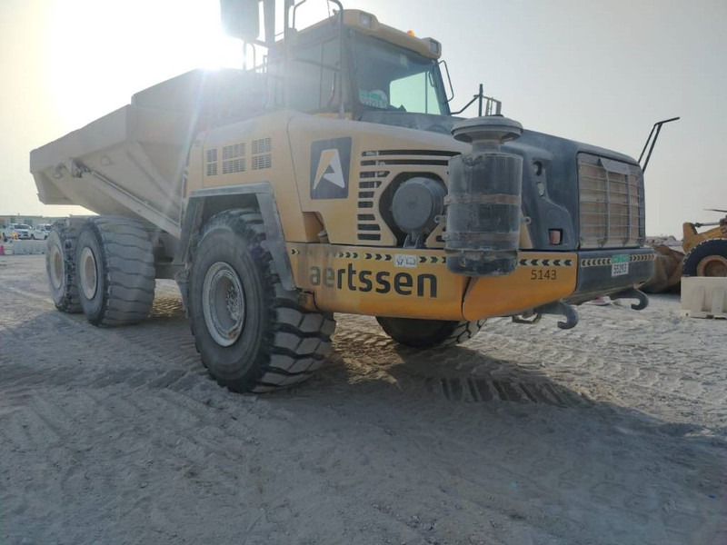 Komatsu HM400-3R (4 pieces available in Abu Dhabi) - Zglobni kiper: slika 4 Komatsu HM400-3R (4 pieces available in Abu Dhabi) - Zglobni kiper: slika 4