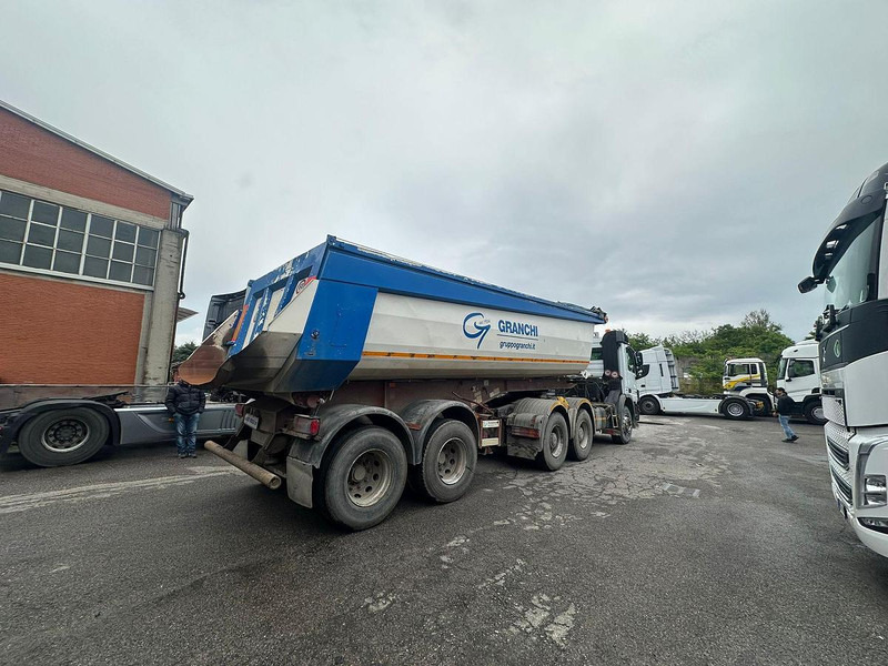 Mercedes-Benz ACTROS 3344 - Poluprikolica istovarivača: slika 2 Mercedes-Benz ACTROS 3344 - Poluprikolica istovarivača: slika 2