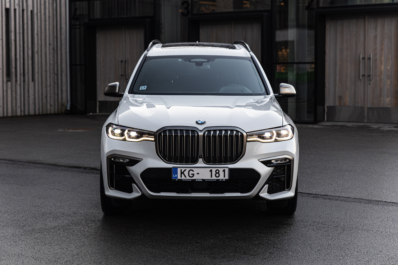 BMW X7 M50D X Drive M package, 6 seats - Automobil: slika 2 BMW X7 M50D X Drive M package, 6 seats - Automobil: slika 2