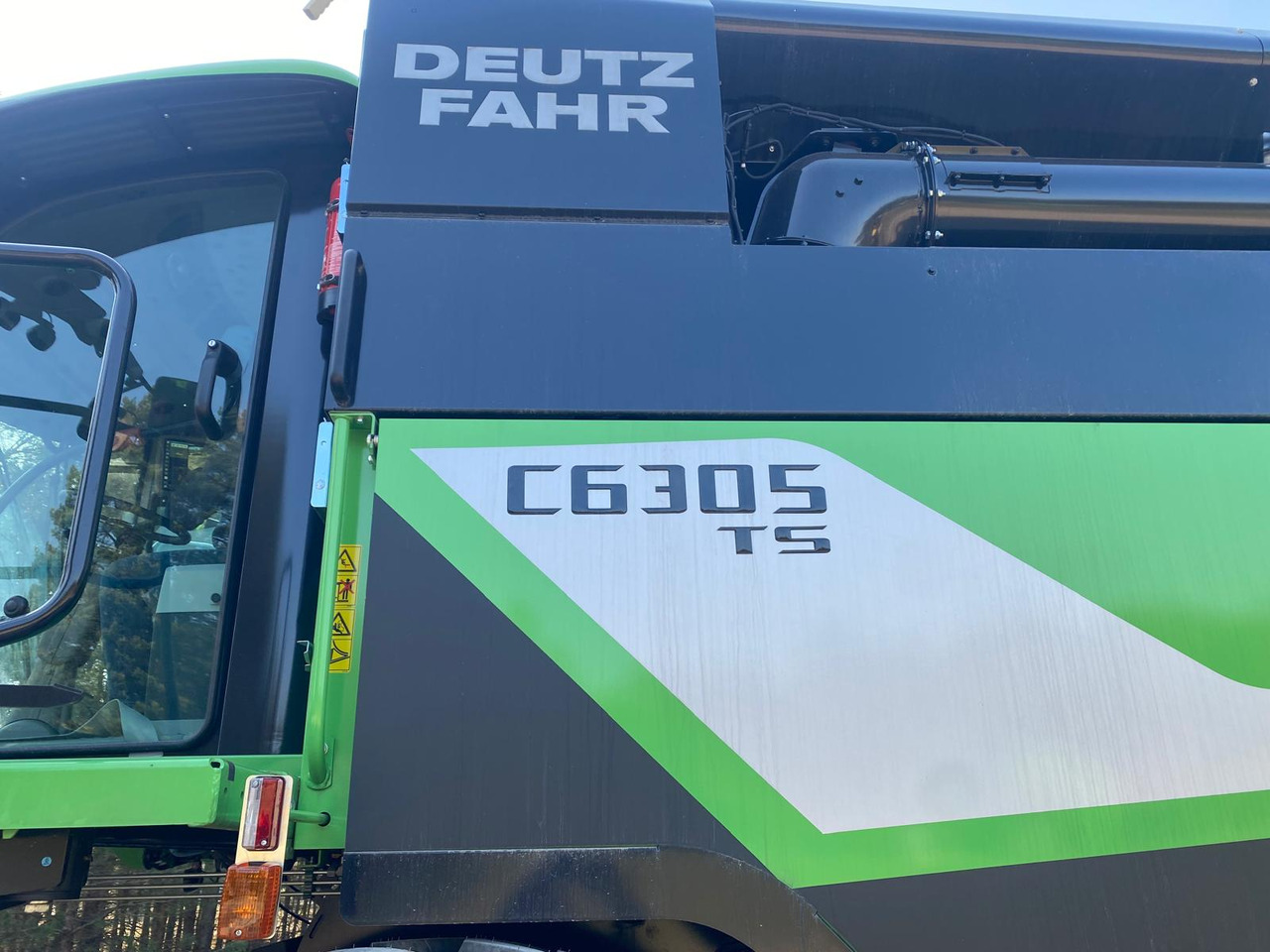 DEUTZ FAHR C6305 TS with DH630R NEW/UNUSED - Kombajn: slika 4 DEUTZ FAHR C6305 TS with DH630R NEW/UNUSED - Kombajn: slika 4
